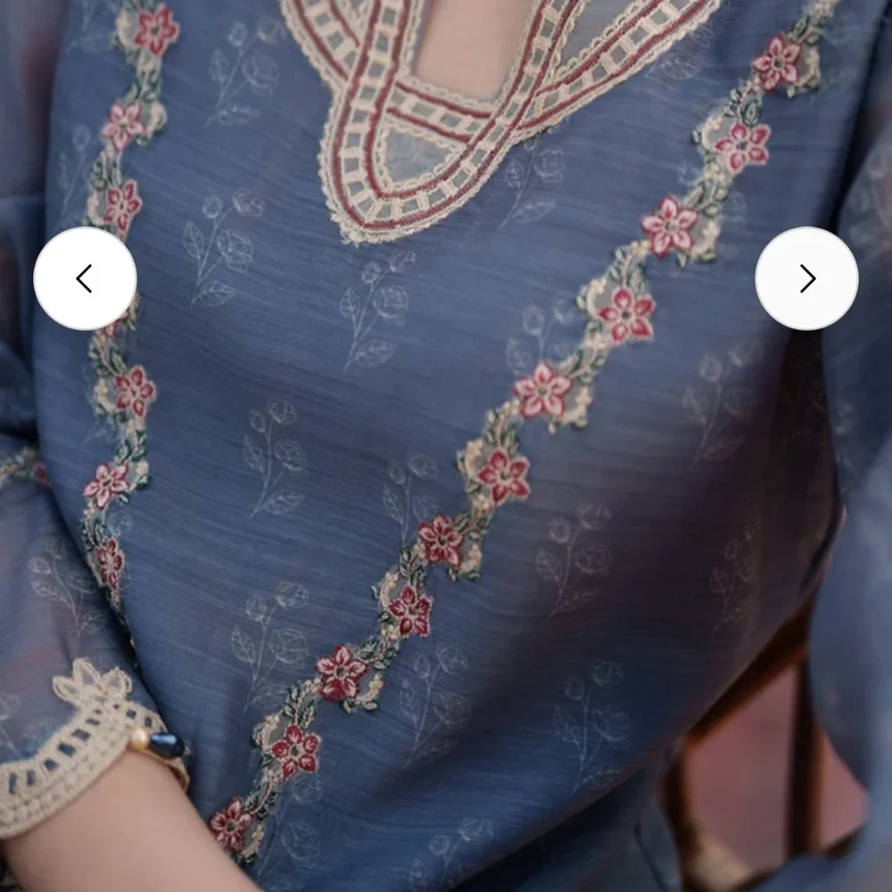 Elegant Blue Floral Women's Blouse - Picture 11 of 13